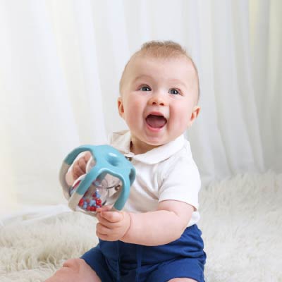 1_76038 Gripper Rattle_Lifestyle