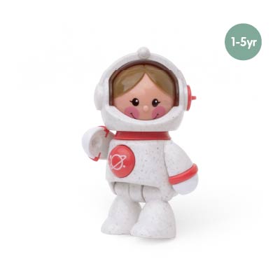 1_76090 Astronaut-Girl_Detail Image
